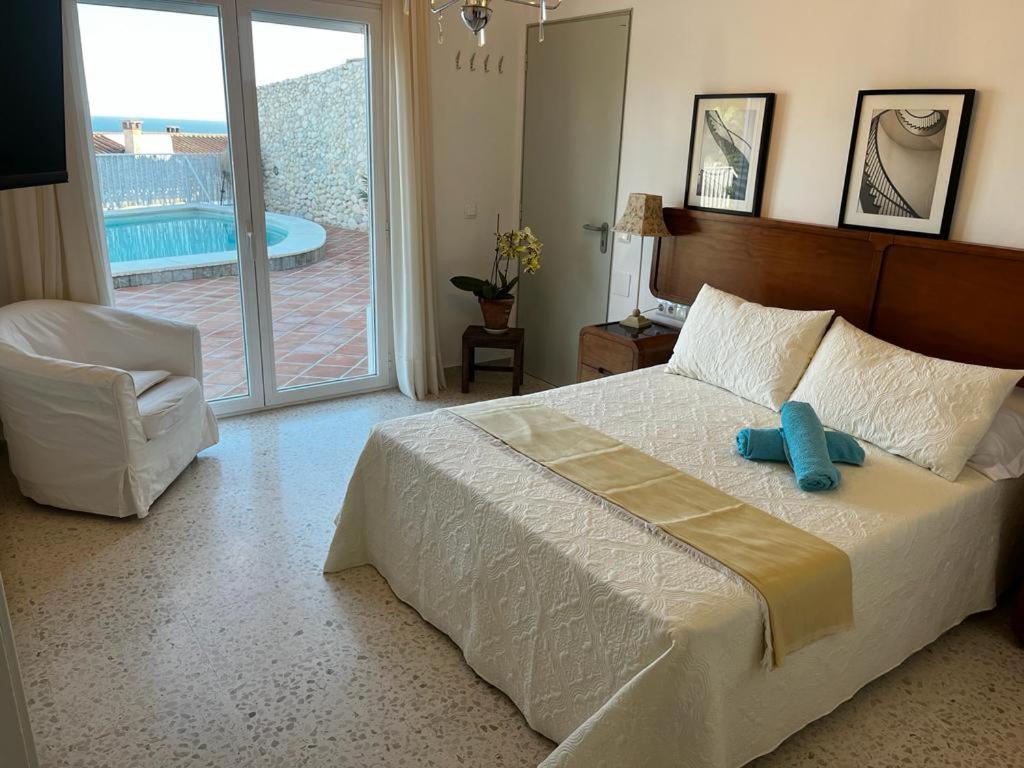 Habitaciones En Casa Miguel Калета-де-Велес Екстер'єр фото