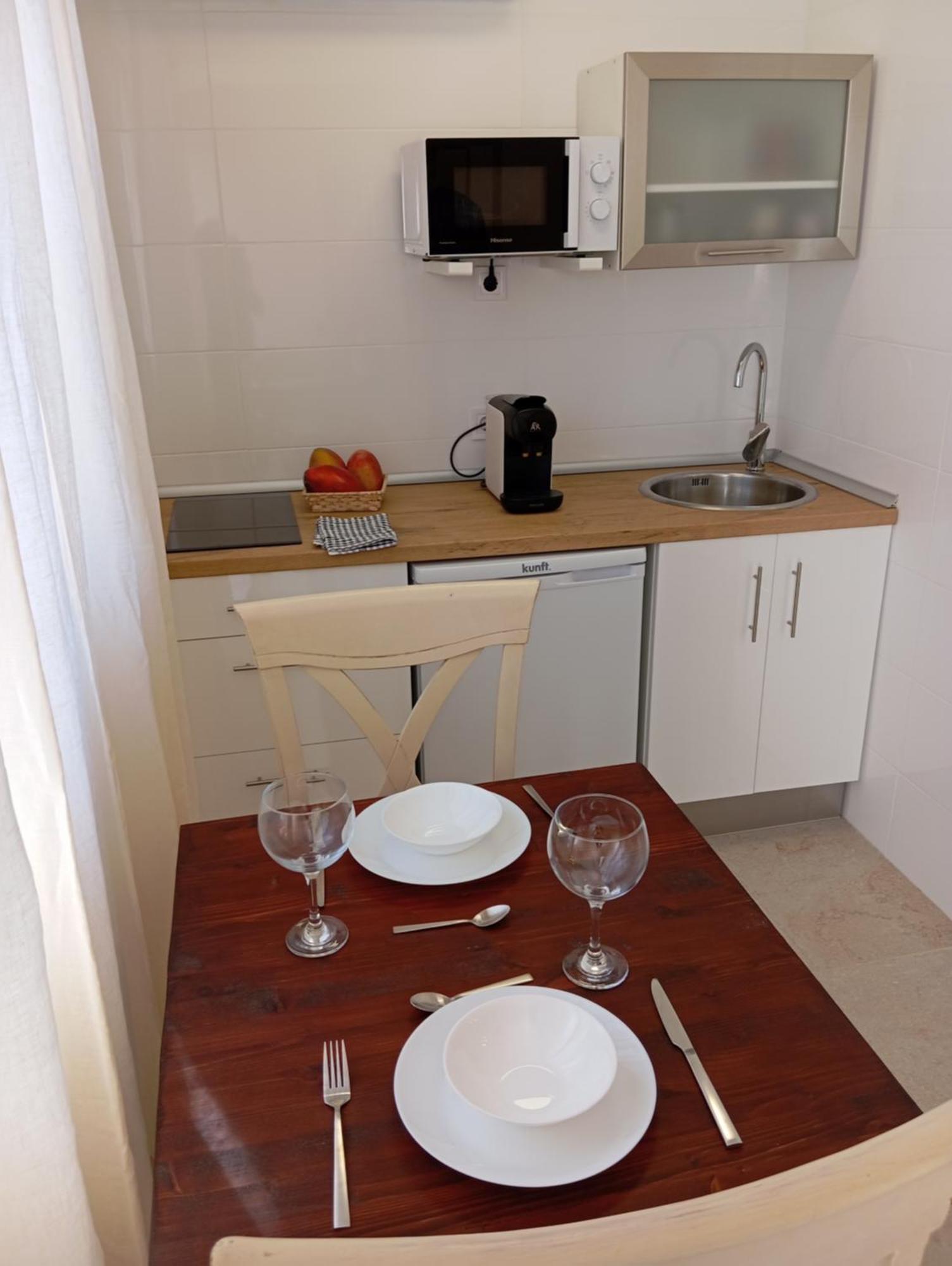 Habitaciones En Casa Miguel Калета-де-Велес Екстер'єр фото